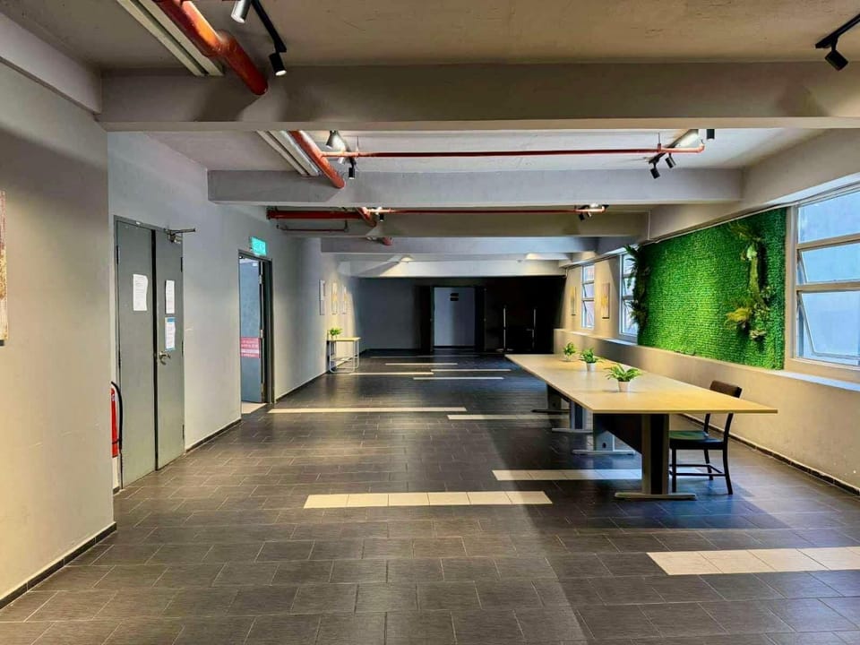 Communal lounge/ TV room