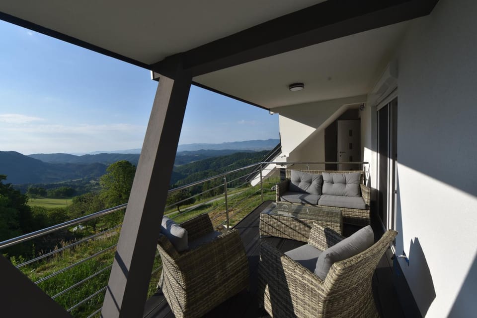 Property building, Balcony/Terrace