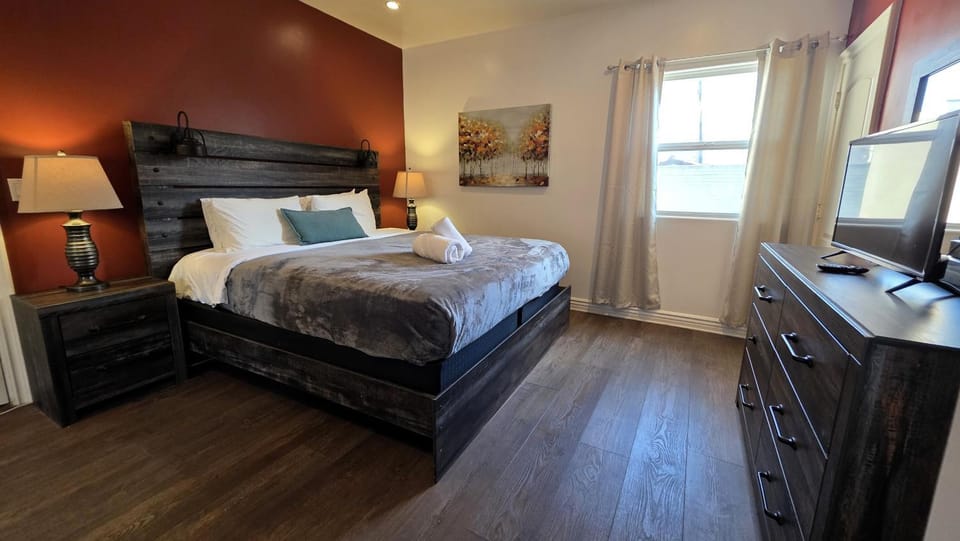Bright 2 bedroom apartment near Cedar Sinai Hospital and Beverly Hills Apartment in Beverly Hills