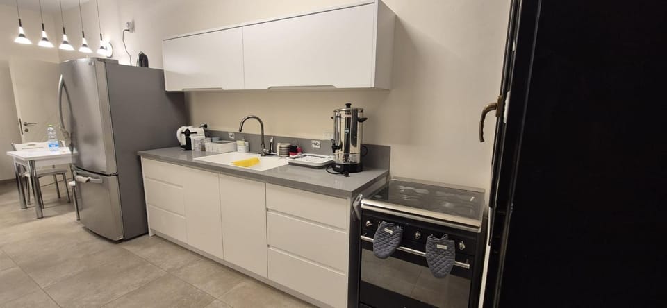 Kitchen or kitchenette, Kitchen or kitchenette