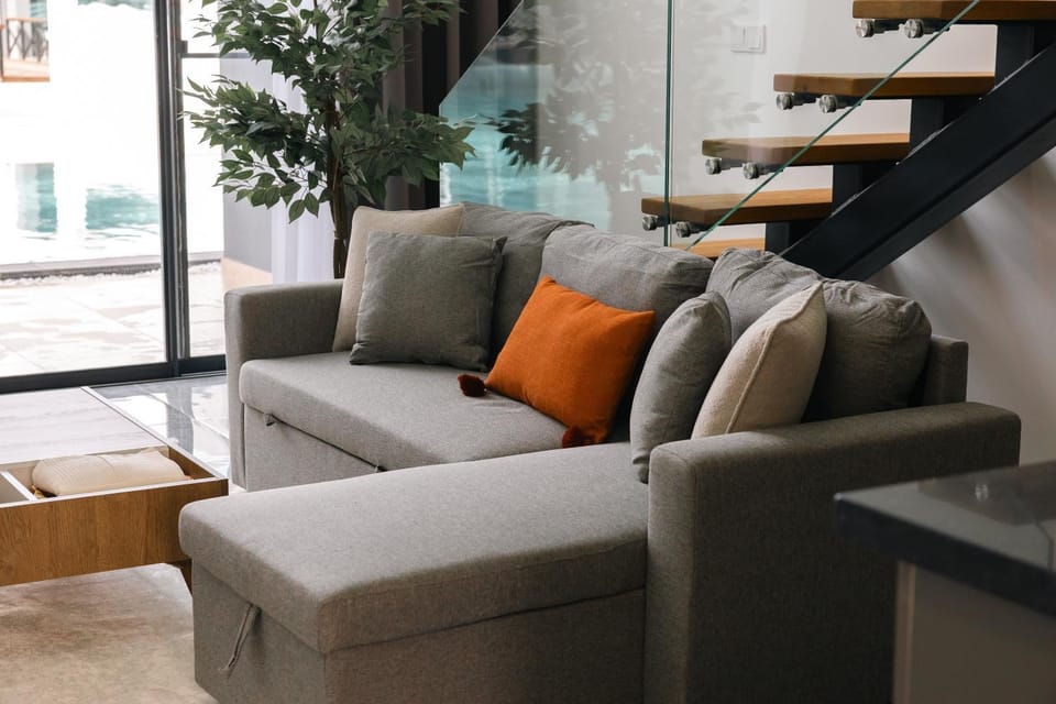 Living room, Seating area
