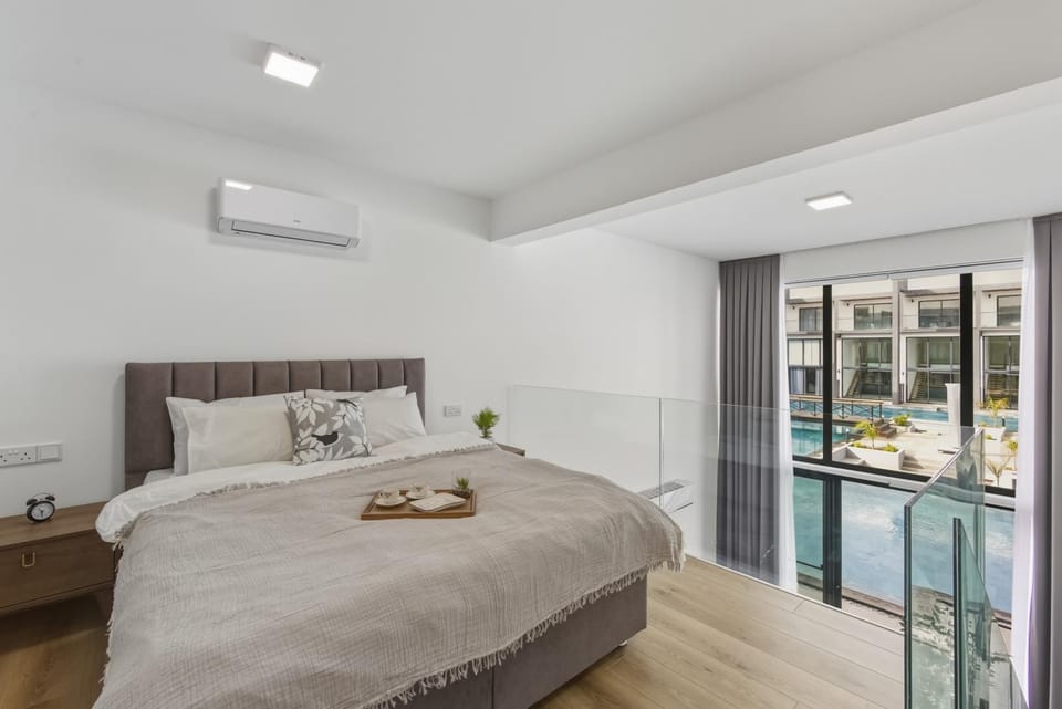 Bed, Bedroom, Pool view