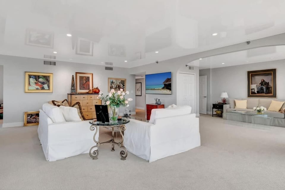 Three Bedroom Corner Condo with Ocean View Terrace Apartment in Highland Beach
