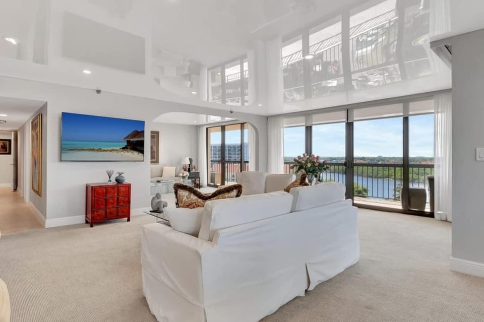 Three Bedroom Corner Condo with Ocean View Terrace Apartment in Highland Beach