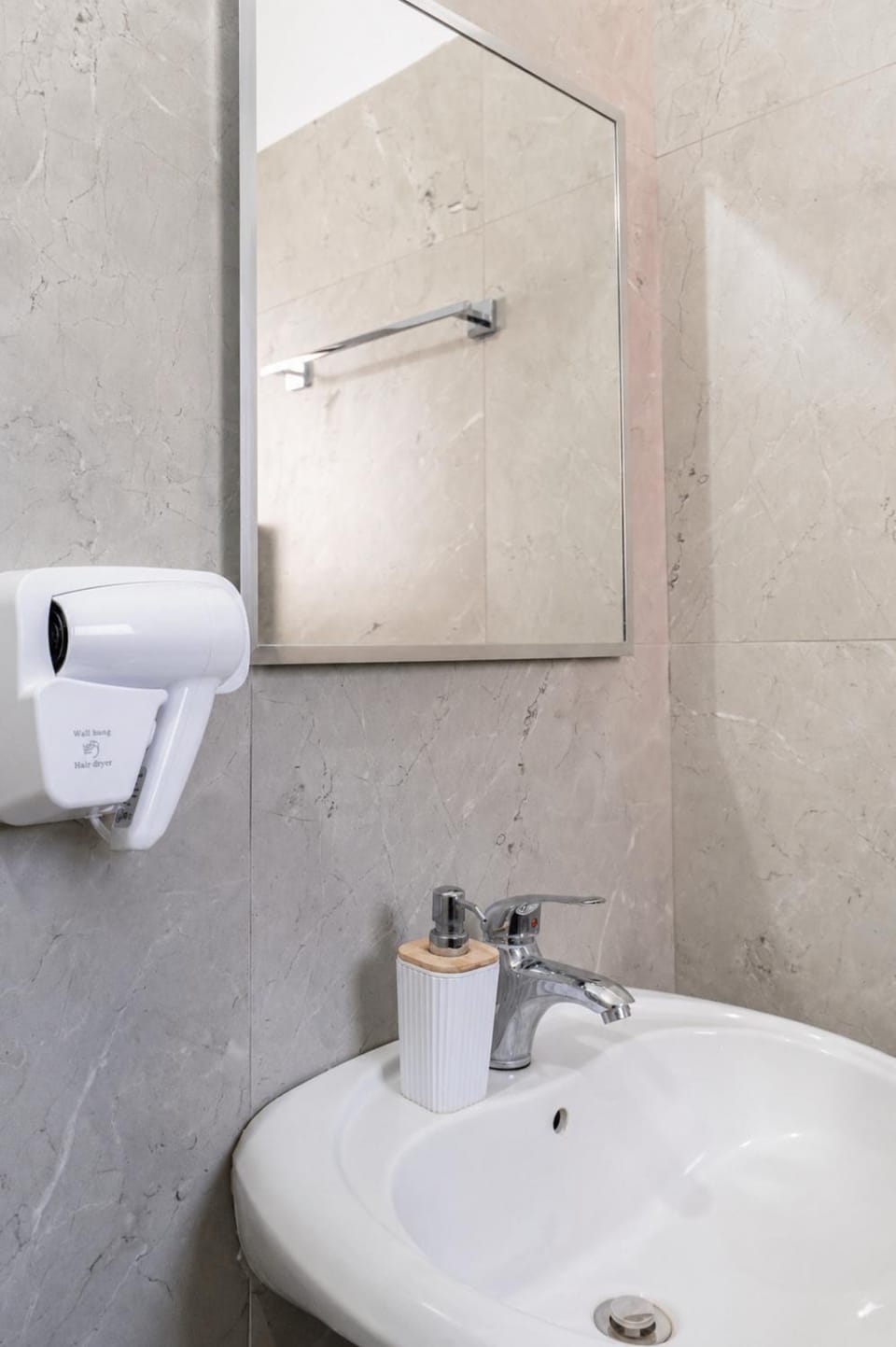 Toilet, Bathroom, heating, towels