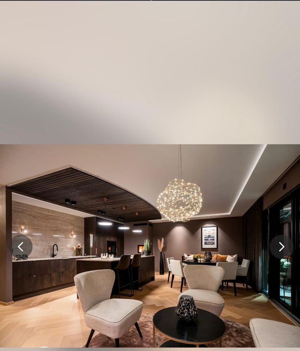 Kitchen or kitchenette, Kitchen or kitchenette, Living room, Seating area