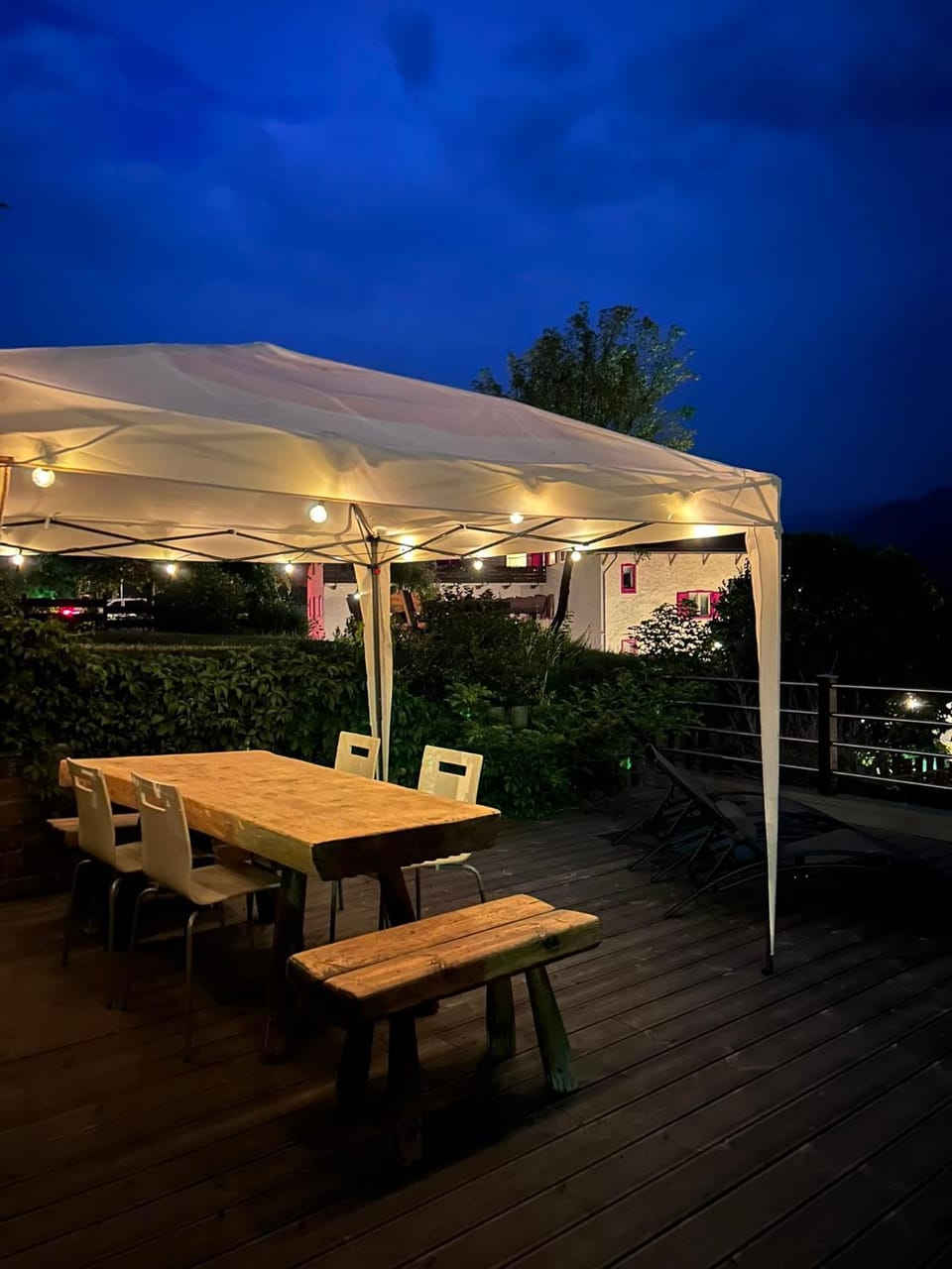 Garden, Dining area