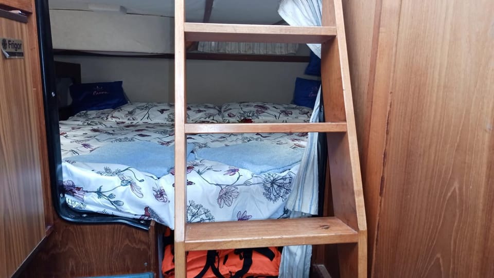 Nocleg na jachcie Princess Laura w Świnoujściu Gratis dwa rowery rejs po morzu jako opcja Docked boat in Swinoujscie
