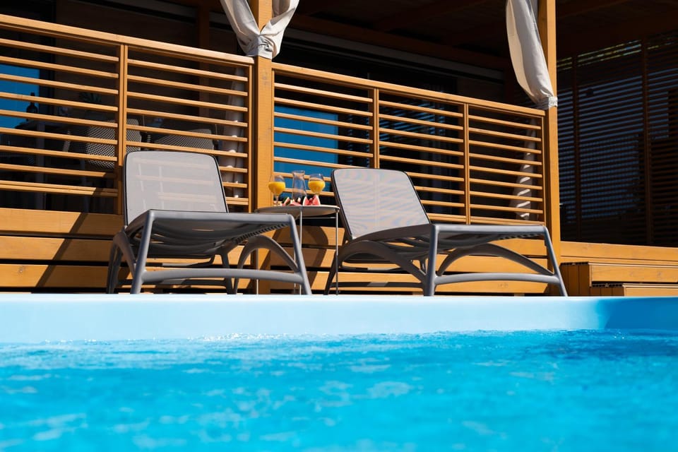 Day, Pool view, Swimming pool, sunbed