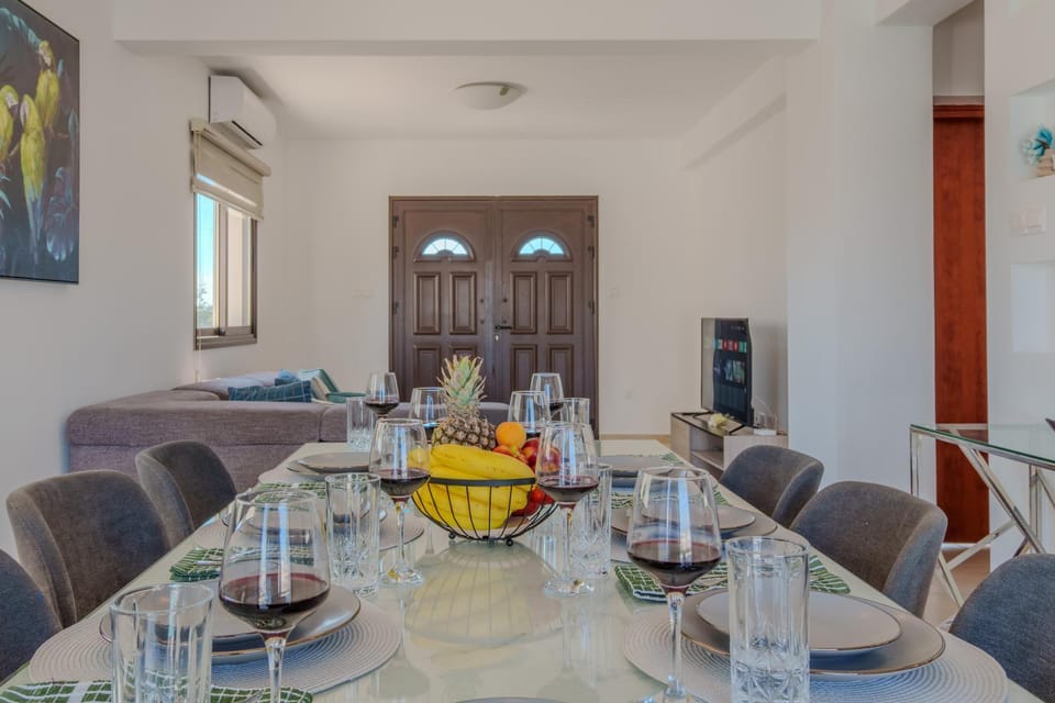 TV and multimedia, Dining area