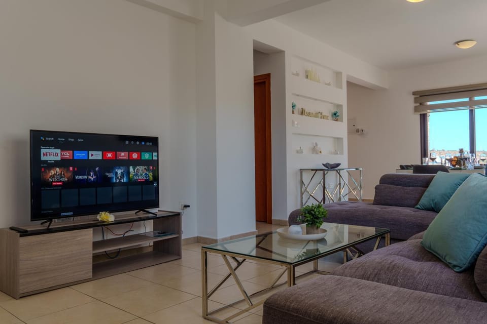 TV and multimedia, Living room, Dining area