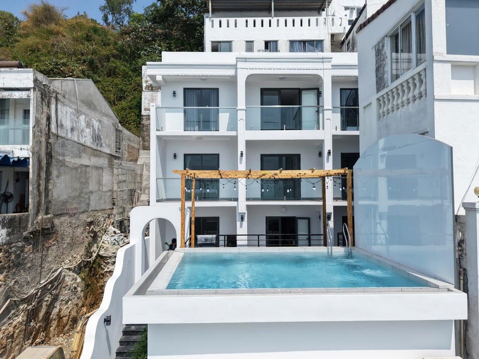 Property building, Day, Garden, Sauna, Balcony/Terrace, Lounge or bar, Pool view, Swimming pool
