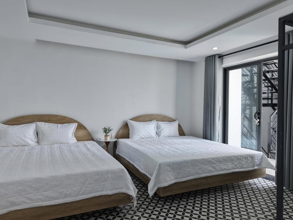 Bed, Garden, Photo of the whole room, Bedroom
