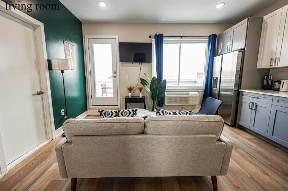 Central 1BR1BAKing BedWiFiWD Apartment in Philadelphia