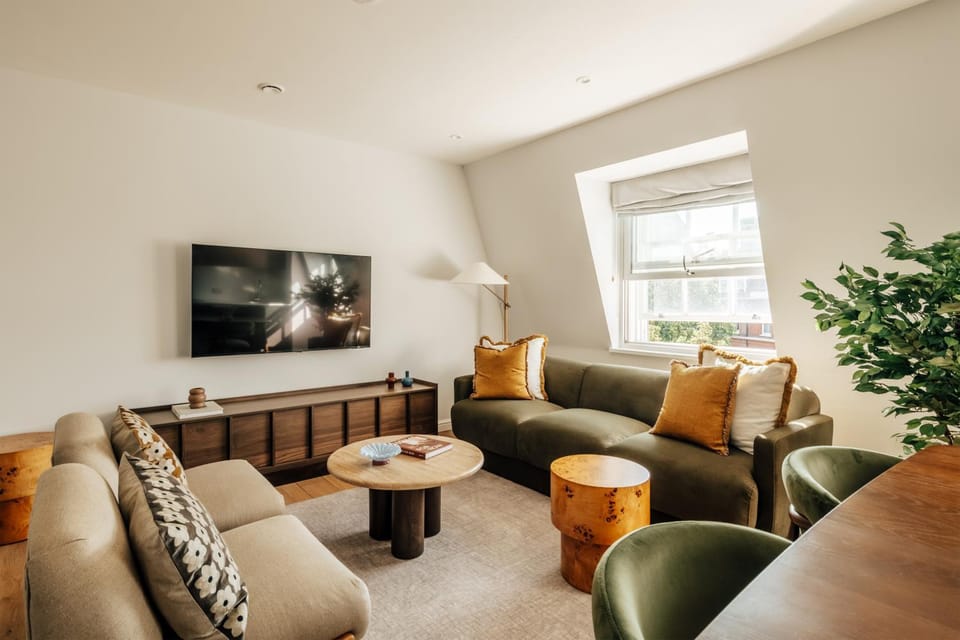 TV and multimedia, Living room, Seating area