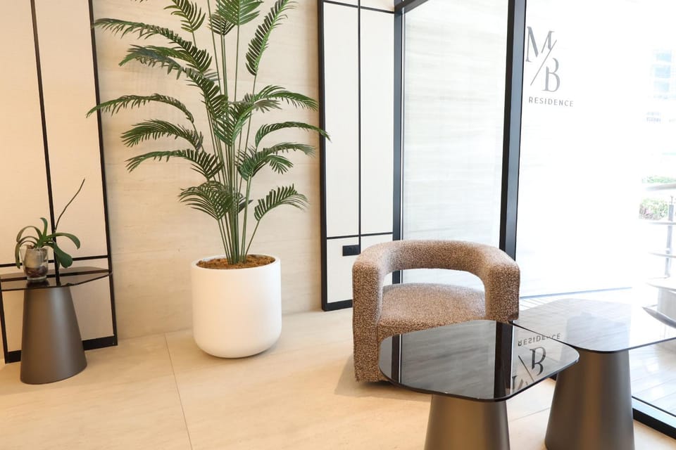 Urban Comfort - Spacious 1BR - Close to DIFC Apartment in Dubai