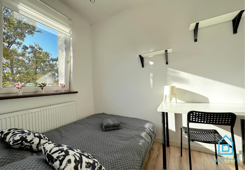 Manhattan Room - Peaceful Retreat, 10 Minutes to Gdańsk Old Town & Seaside Vacation rental in Gdansk