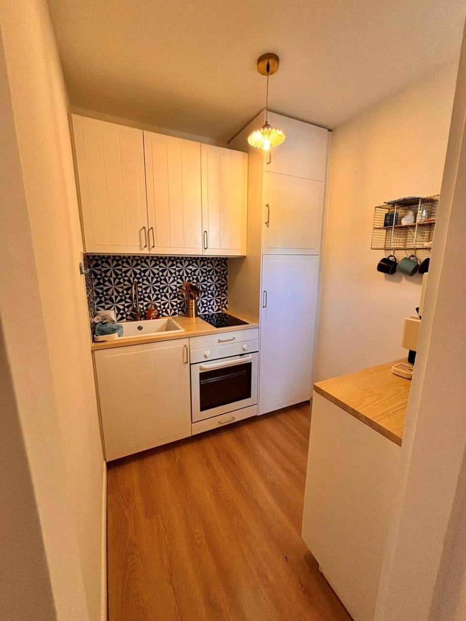 Kitchen or kitchenette, oven, stove