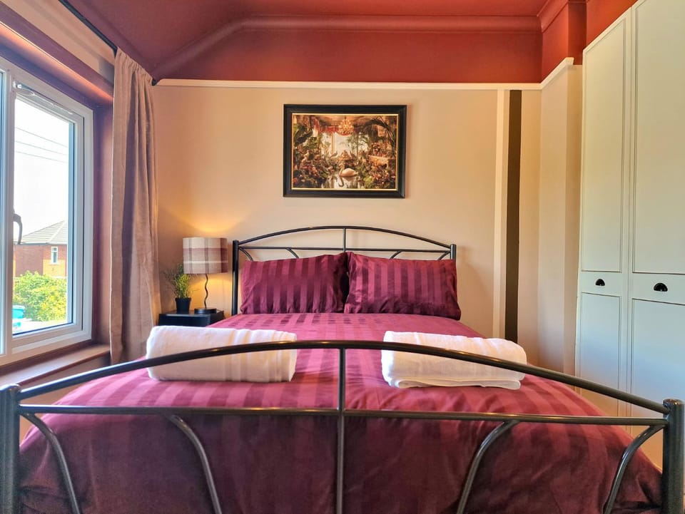 Bed, Photo of the whole room, Bedroom, wardrobe