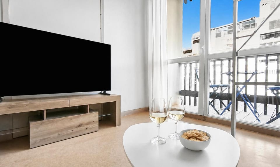 Studio cosy rénové à Agde avec piscine Apartment in Agde
