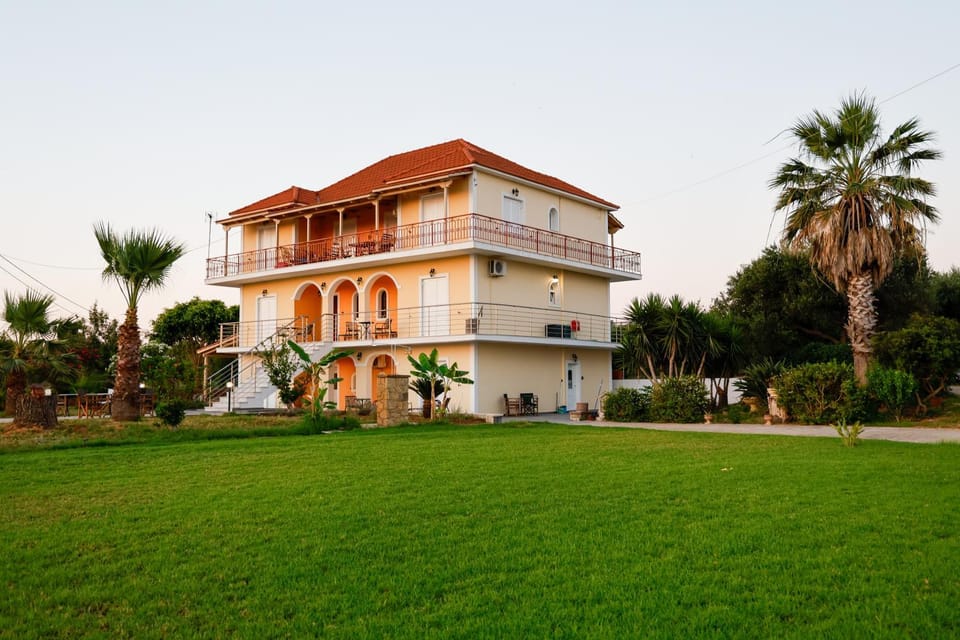 Property building, Day, Garden