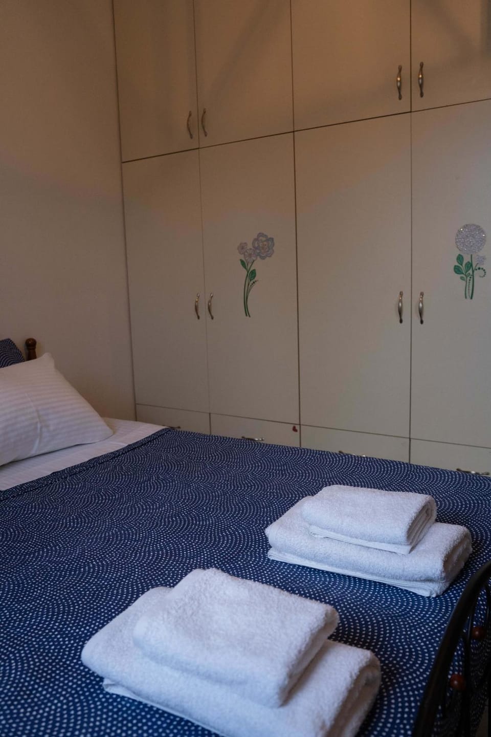 Bed, Photo of the whole room, Bedroom, towels, wardrobe