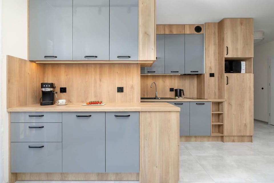 Coffee/tea facilities, Kitchen or kitchenette, microwave, stove