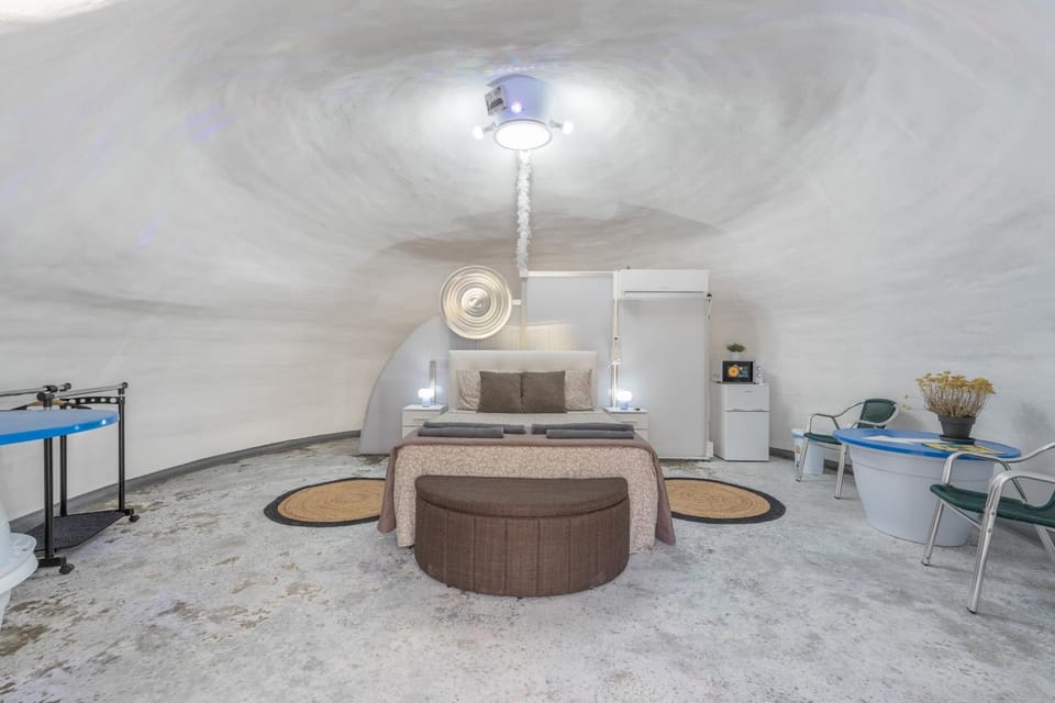 Domo Glamping Villena para Pareja Campground/ 
RV Resort in Valencian Community