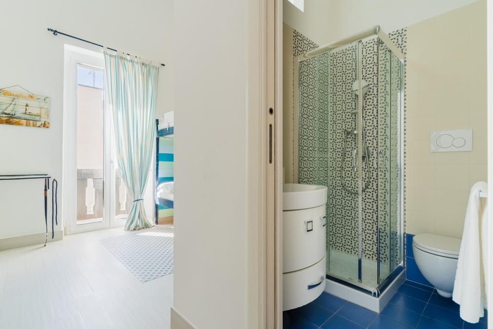Shower, Toilet, Bathroom, Bedroom, bunk bed