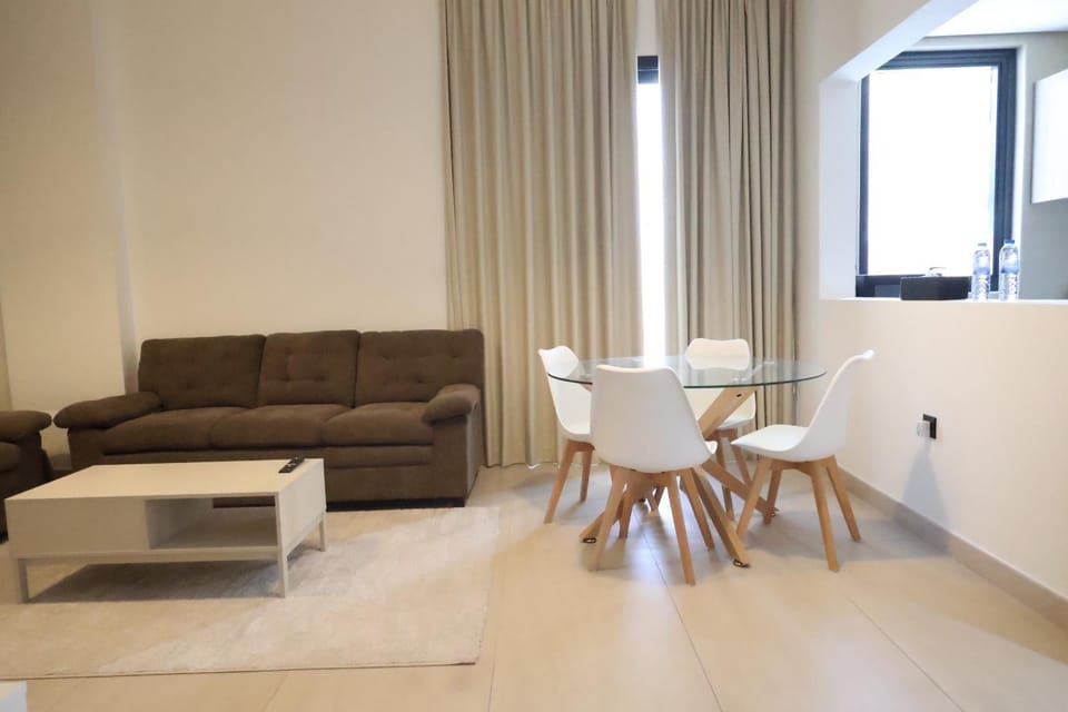 Contemporary 1BR Heart of Dubai Metro Nearby Apartment in Dubai