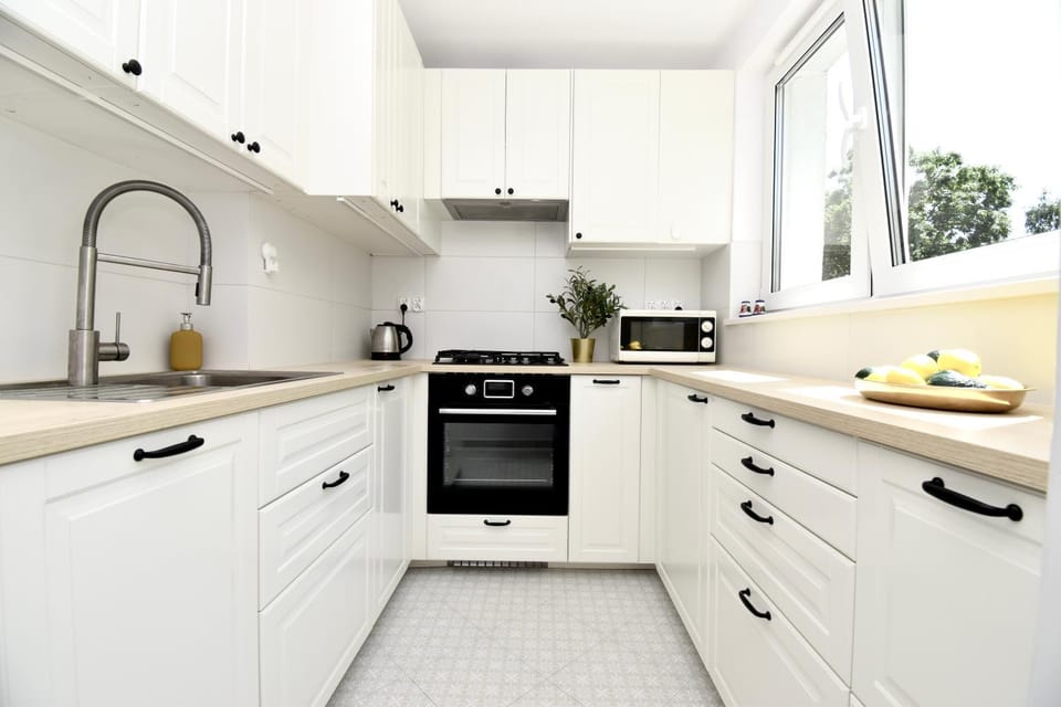 microwave, kitchen