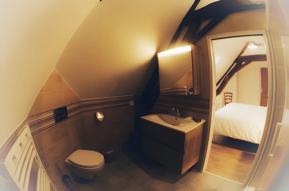 Property building, Bathroom, Living room