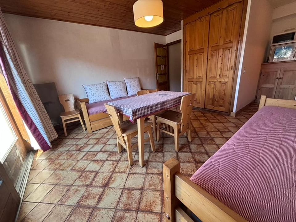 Studio Ban rouge, Chez Francine Apartment in Notre-Dame-de-Bellecombe