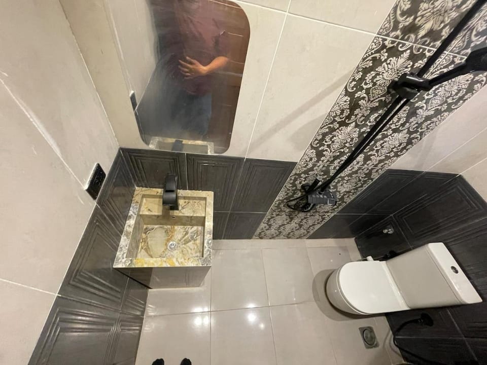 Modern furniture studio gamaat eldwl 1 Apartment in Egypt