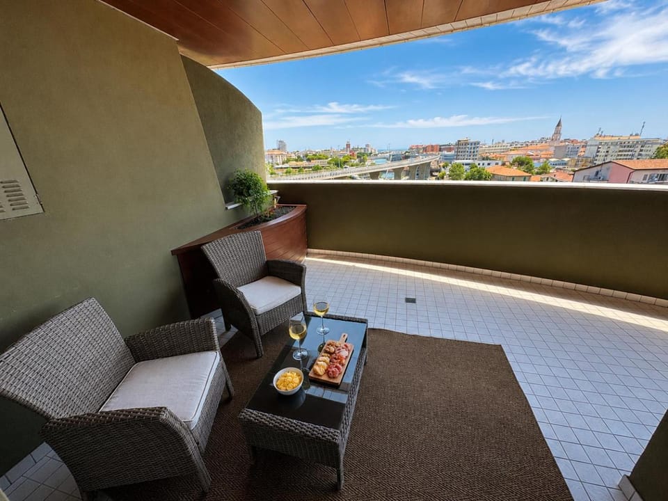 Torri Camuzzi Exclusive Luxury Apartment - 2 camere 2 bagni - Jacuzzi - Terrazza - Posto auto privato Apartment in Pescara