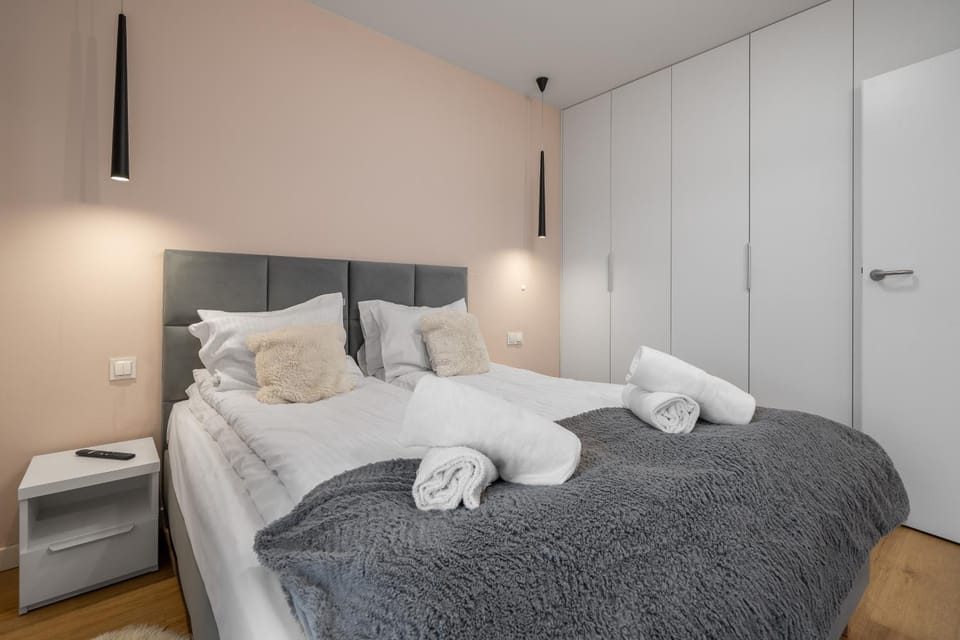 Bed, Photo of the whole room, Bedroom, towels, wardrobe