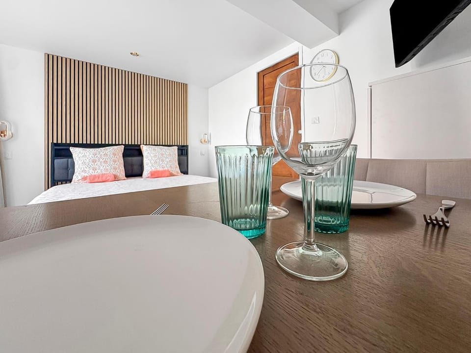 Les 4 AS de Jaunay, Intime, Jacuzzi & Piscine Apartment in Nouvelle-Aquitaine