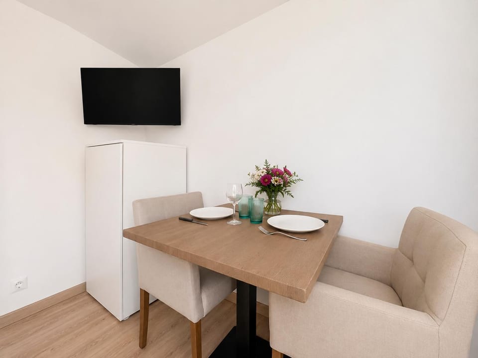 Les 4 AS de Jaunay, Intime, Jacuzzi & Piscine Apartment in Nouvelle-Aquitaine
