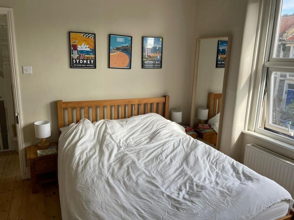 Beautifully renovated 5 bedroom house with garden House in Bristol