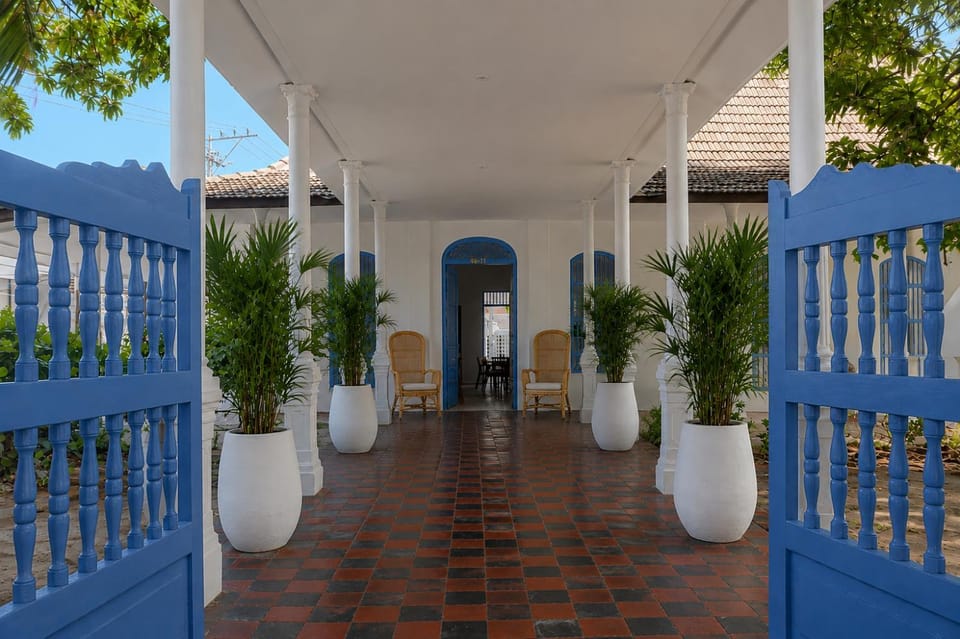 Facade/entrance