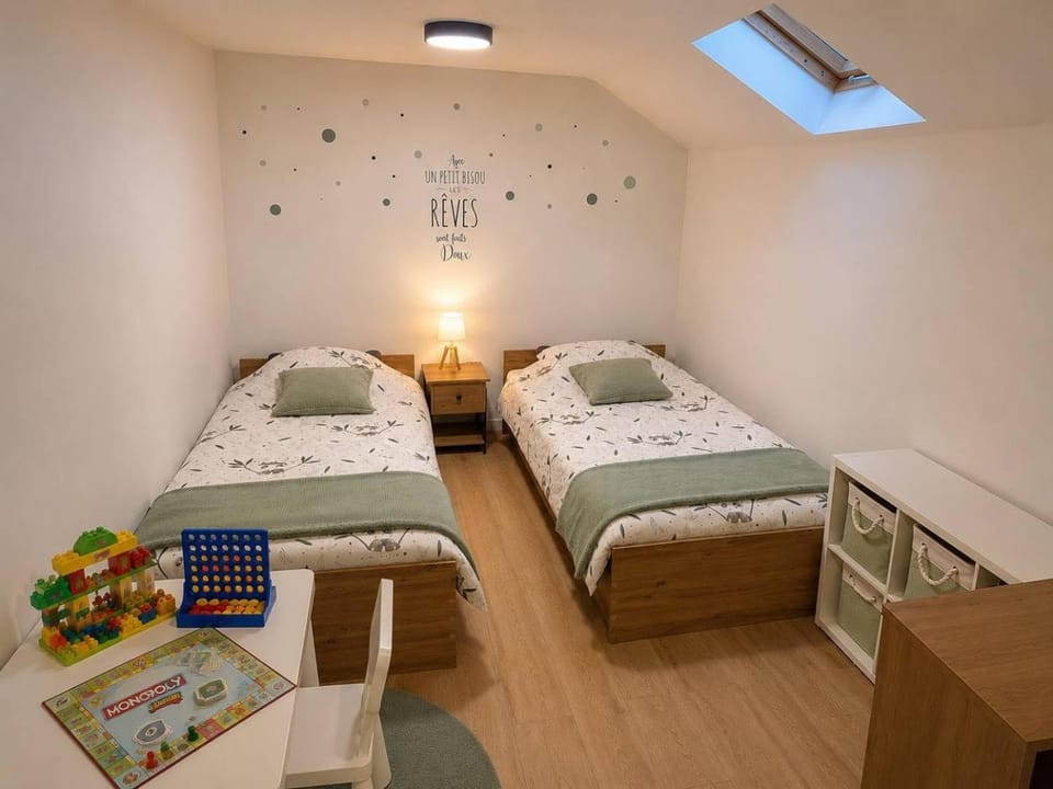 L'Oasis de Détente - La Parenthèse - gîte 6 personnes avec piscine privée - climatisation - 2km de Pairi Daiza Apartment hotel in Hauts-de-France