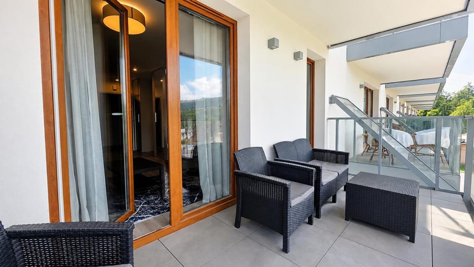 Day, Balcony/Terrace, Seating area