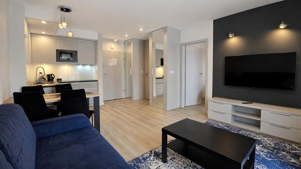 TV and multimedia, Kitchen or kitchenette, Living room, Seating area, Dining area, Evening entertainment