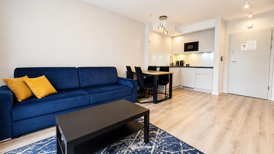 Kitchen or kitchenette, Living room, Seating area, Dining area, oven, stove