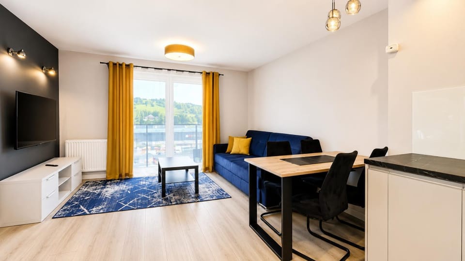 TV and multimedia, Kitchen or kitchenette, Living room, Seating area, Dining area