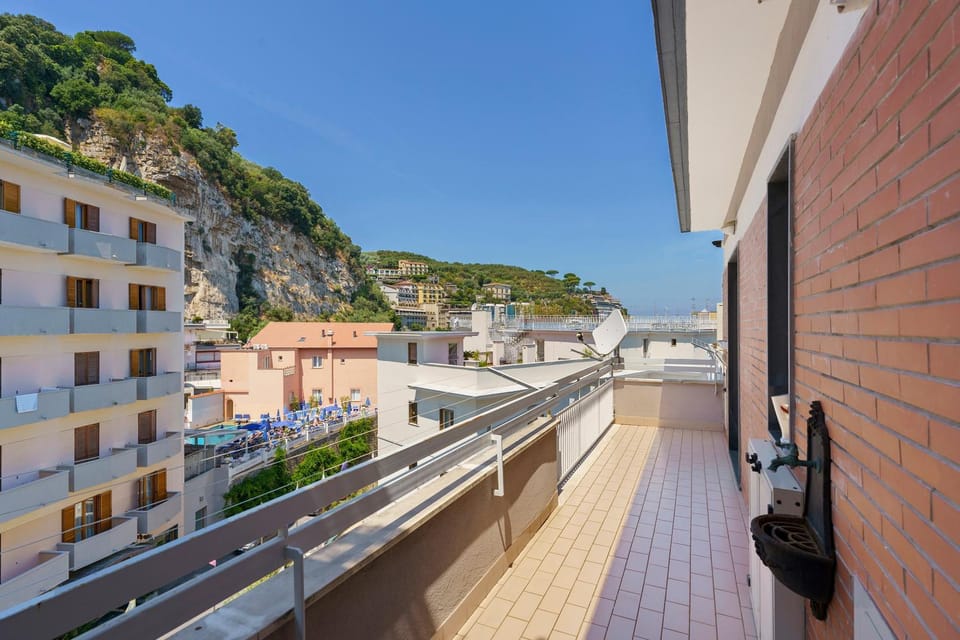 Sorrento Domus Apartment in Priora