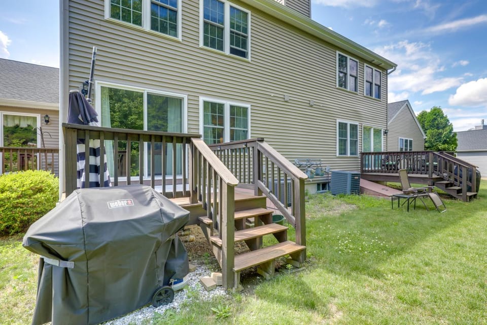 Pet-Friendly Fitchburg Townhome Near Wachusett Mtn House in Leominster