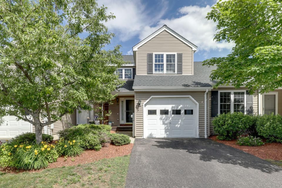 Pet-Friendly Fitchburg Townhome Near Wachusett Mtn House in Leominster