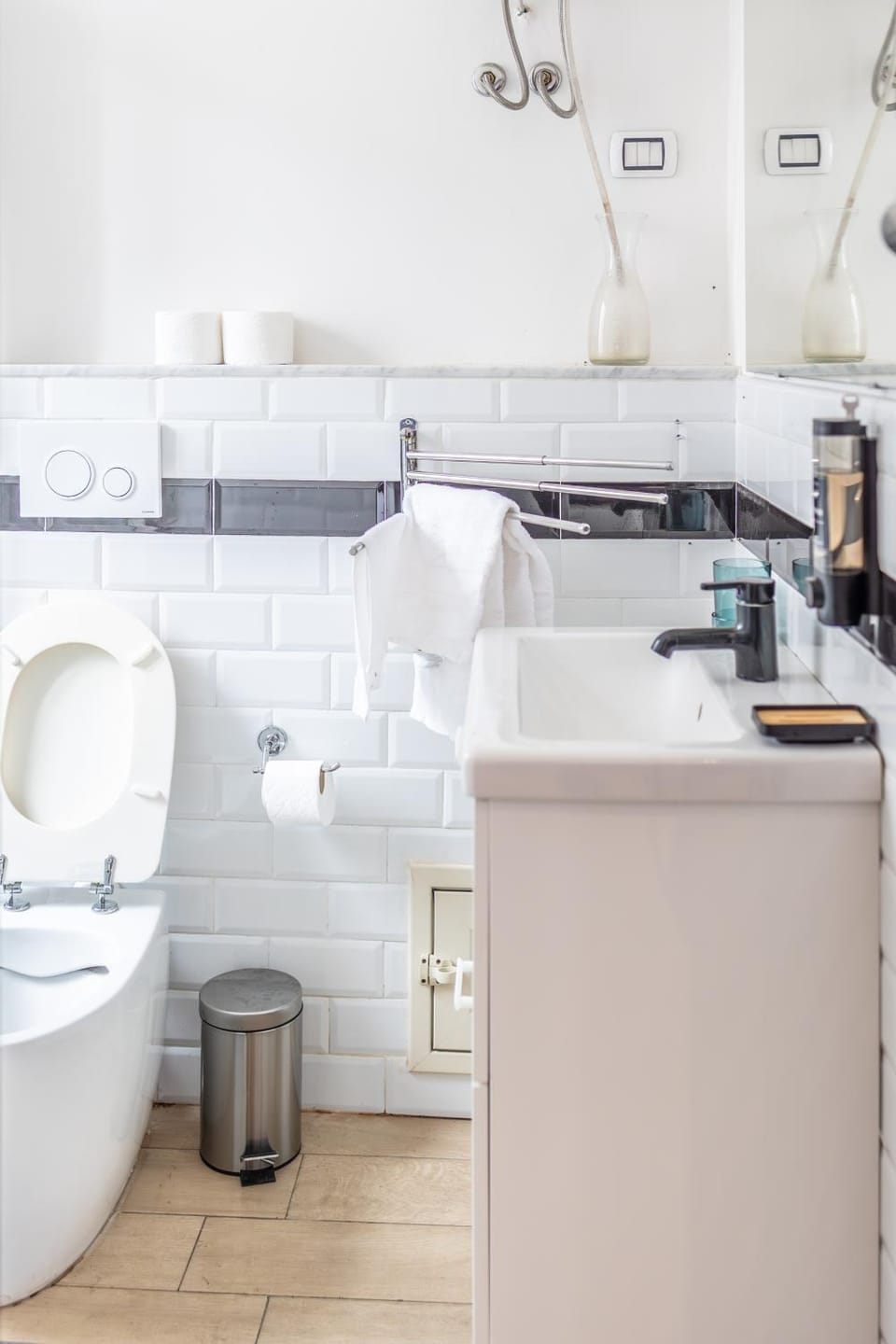 Toilet, Bathroom, towels