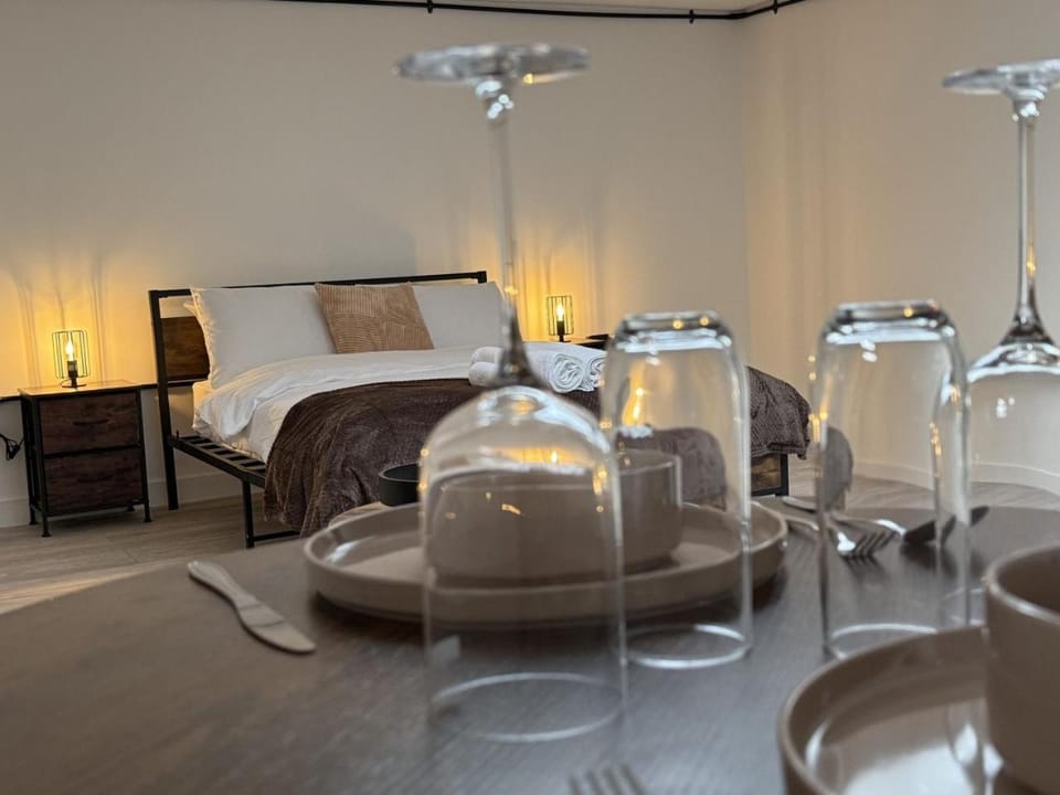 Shoreditch Bethnal Green Warehouse Studio by Tube Apartment in London Borough of Hackney